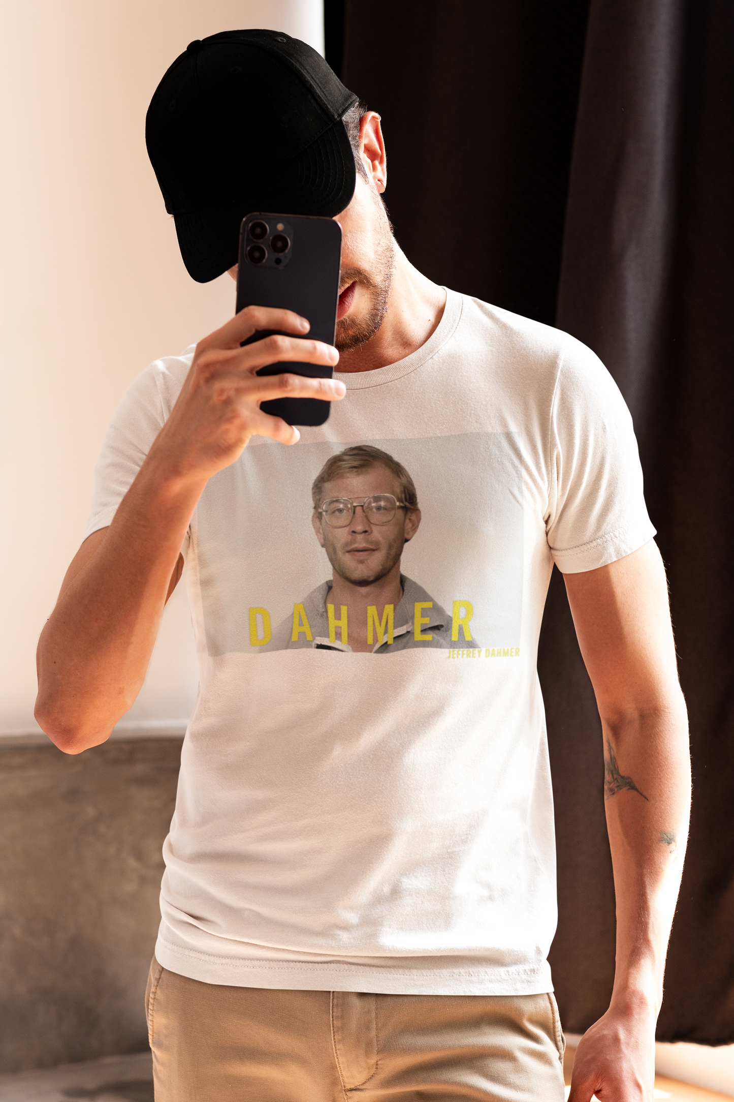 Camiseta Dahmer. 100% algodón. Edición Limitada. Regalo Ideal para los amantes de la serie.